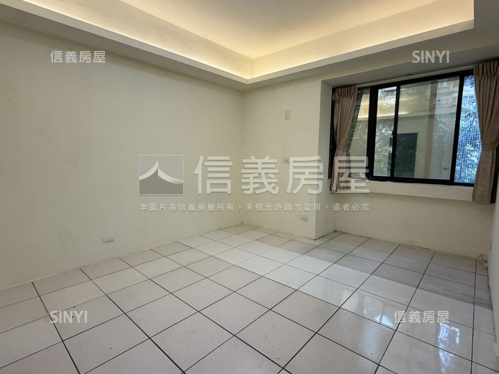 一中商圈。電梯四房房屋室內格局與周邊環境