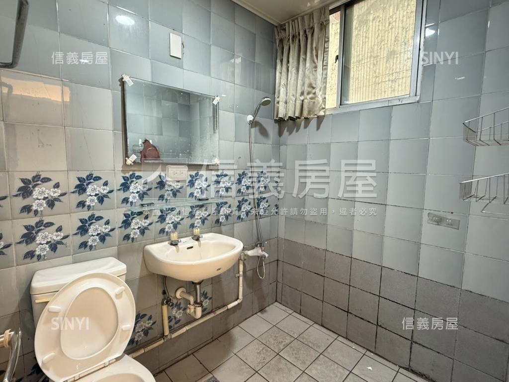一中商圈。電梯四房房屋室內格局與周邊環境