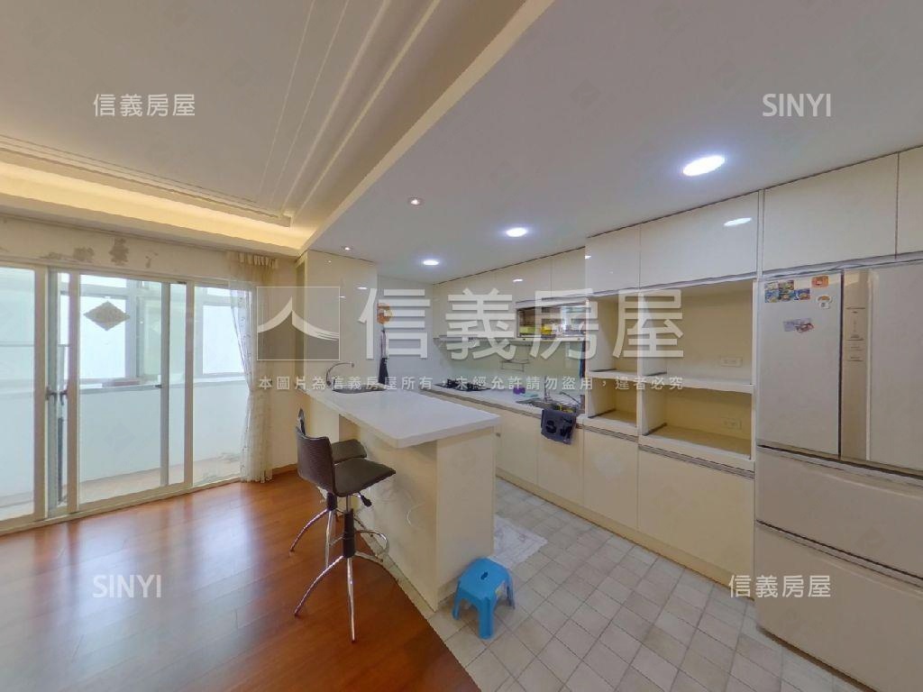 秀朗橋捷運邊間採光大四房房屋室內格局與周邊環境
