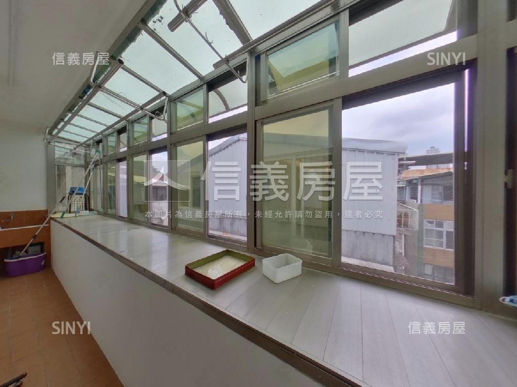 秀朗橋捷運邊間採光大四房房屋室內格局與周邊環境