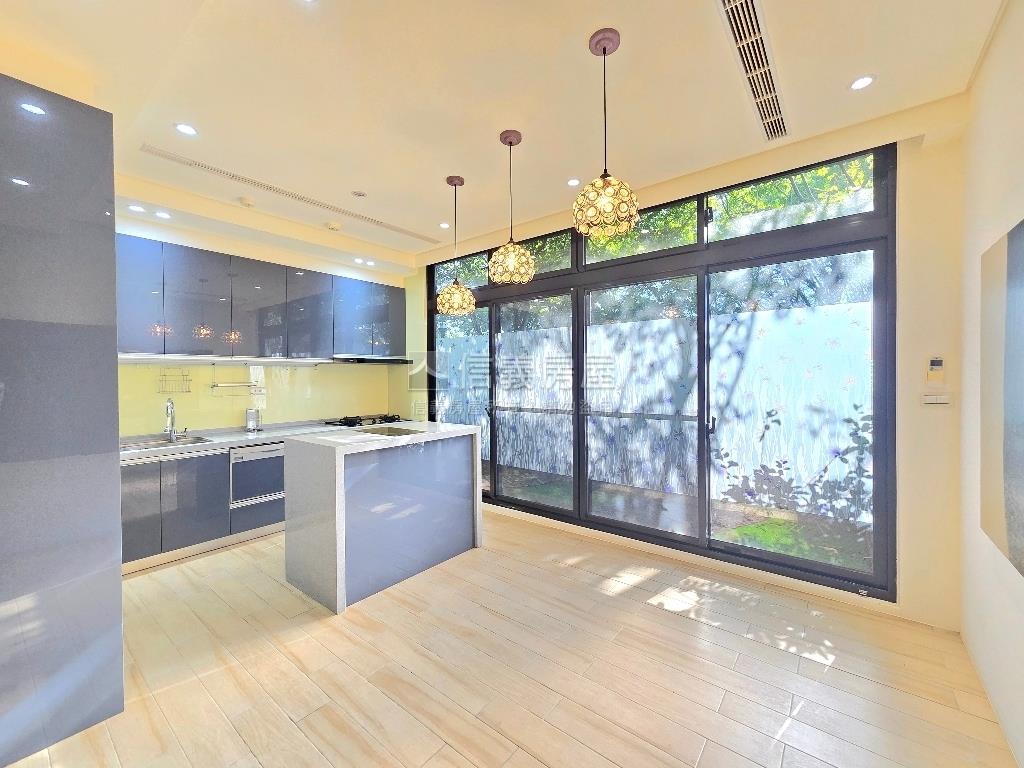 康橋《朗悅裝潢樹海別墅》房屋室內格局與周邊環境