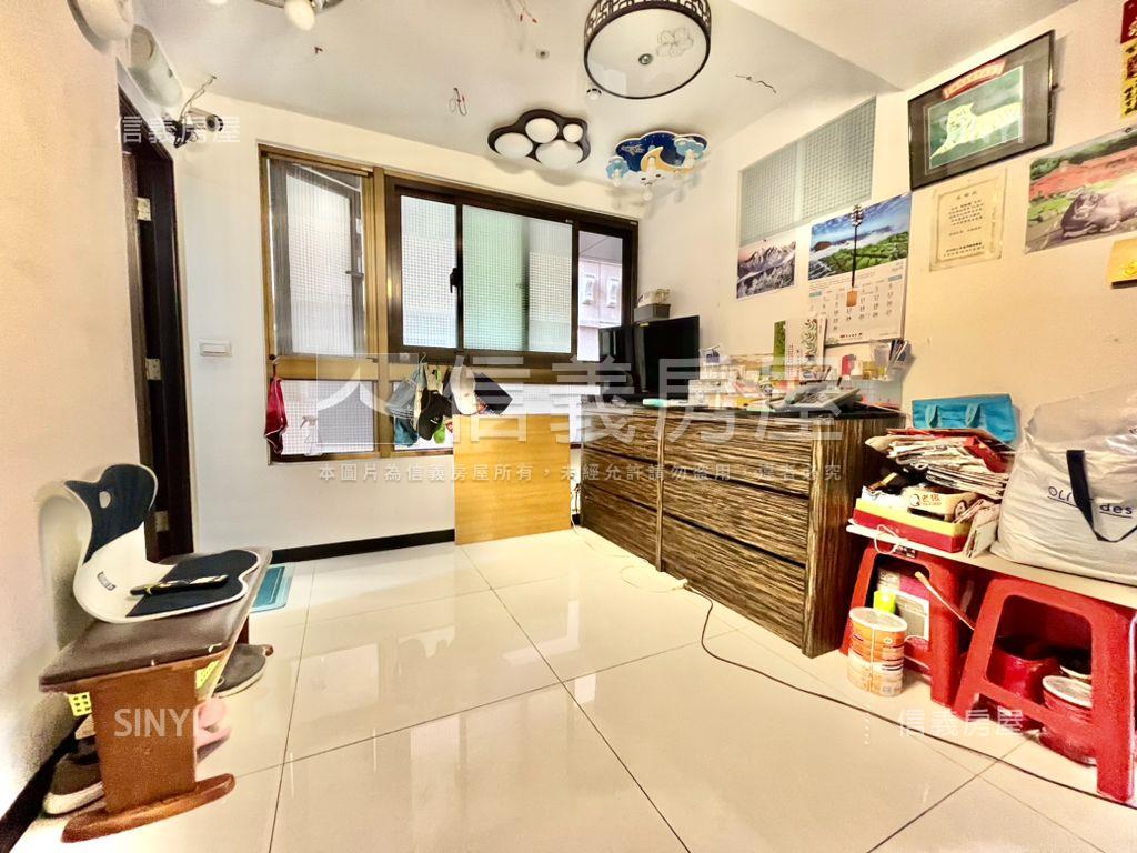 重慶北路三段金店面房屋室內格局與周邊環境