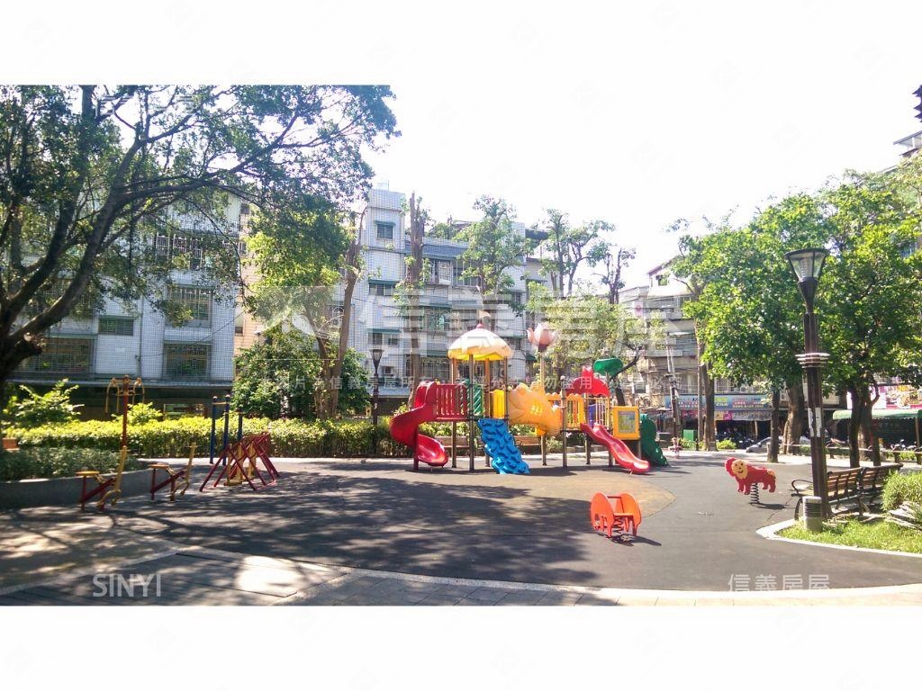 新莊民安電梯邊間好採光房屋室內格局與周邊環境