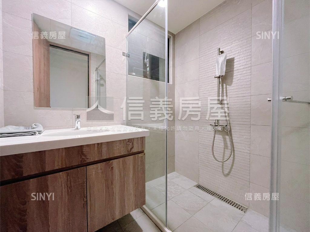 長堤凰澄露臺三房車位房屋室內格局與周邊環境