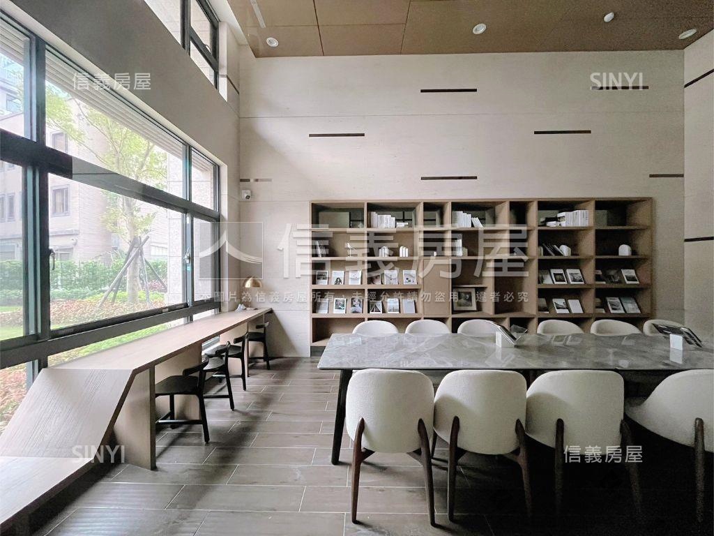 長堤凰澄露臺三房車位房屋室內格局與周邊環境