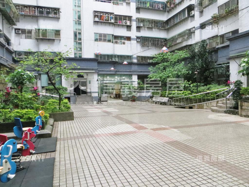 新和邊間三房房屋室內格局與周邊環境