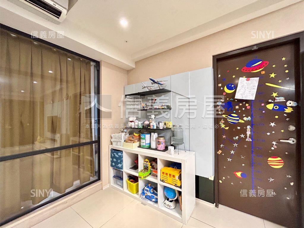 專任稀有次頂樓三房露臺戶房屋室內格局與周邊環境