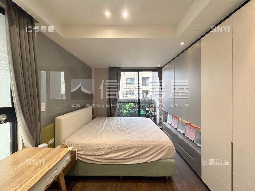 專任稀有次頂樓三房露臺戶房屋室內格局與周邊環境