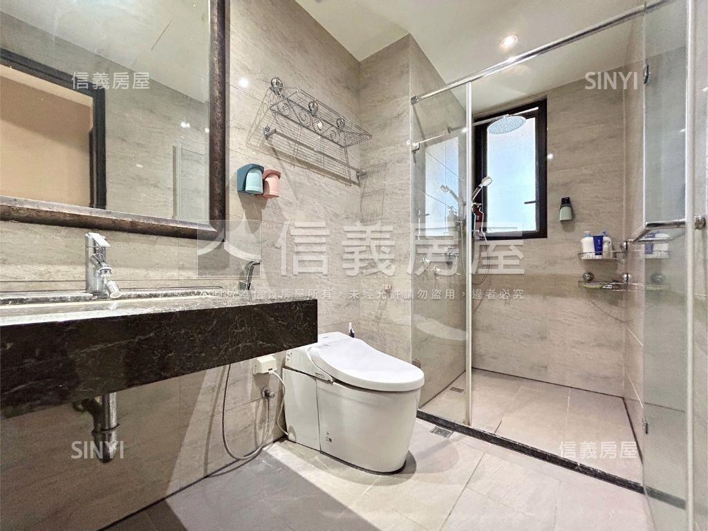 專任稀有次頂樓三房露臺戶房屋室內格局與周邊環境