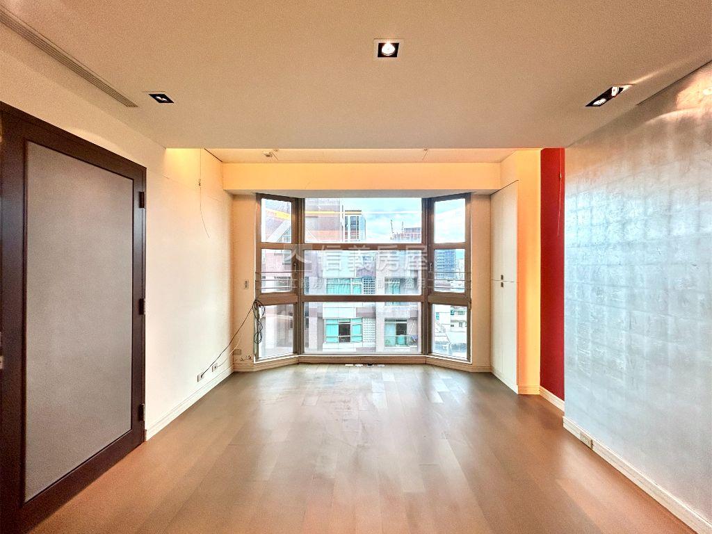 仁愛高樓景觀氣派大戶房屋室內格局與周邊環境
