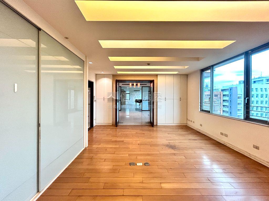仁愛高樓景觀氣派大戶房屋室內格局與周邊環境