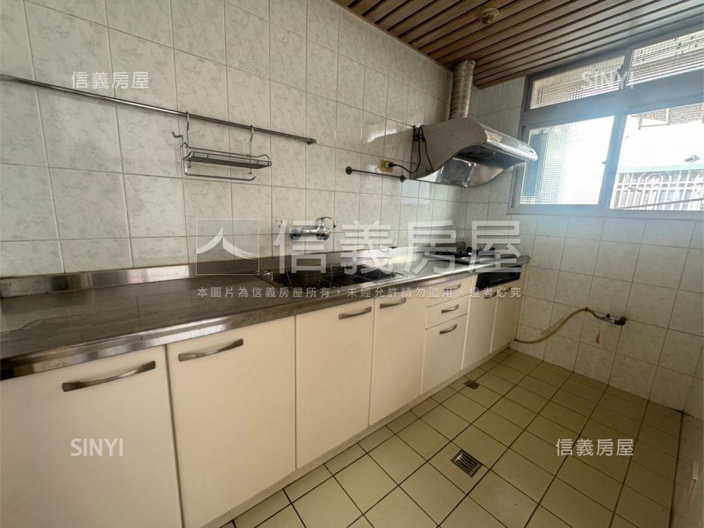 東區稀有朝南視野戶房屋室內格局與周邊環境