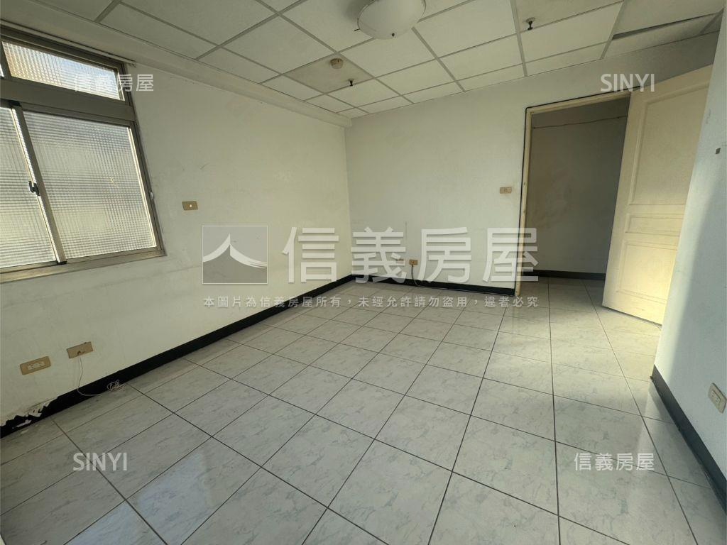 東區稀有朝南視野戶房屋室內格局與周邊環境