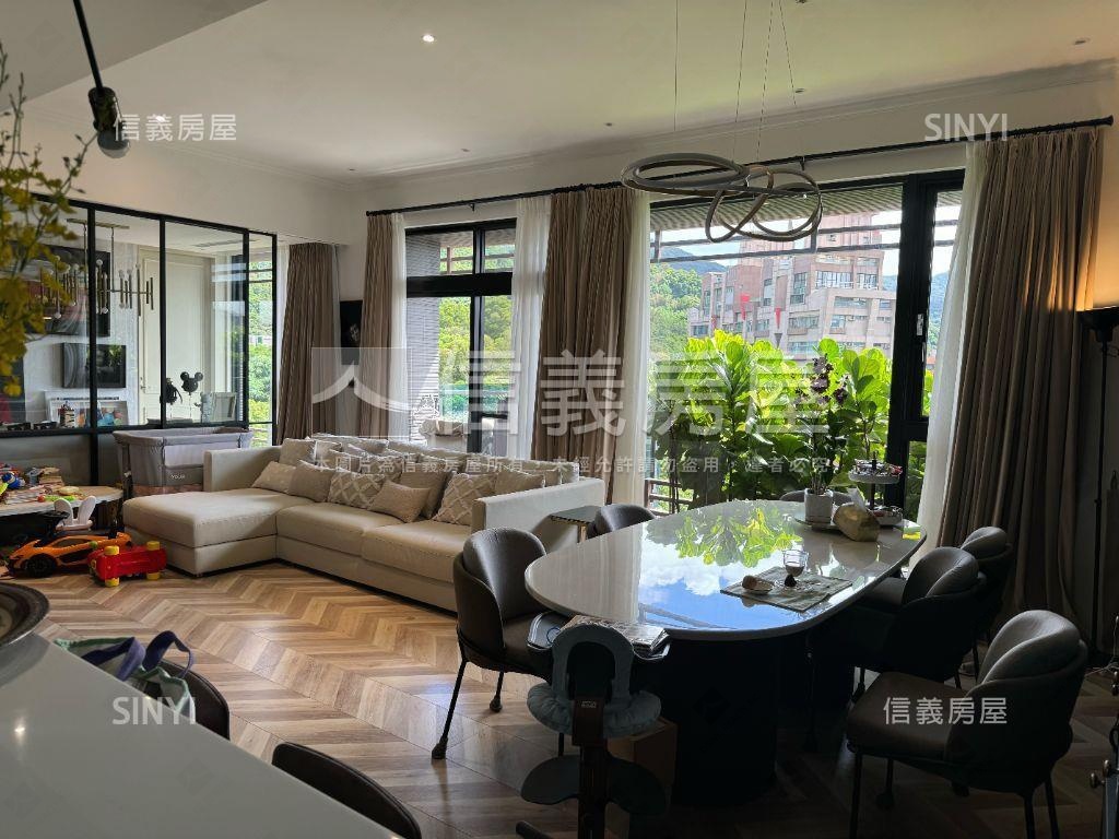 一層一戶碧湖苑豪邸房屋室內格局與周邊環境