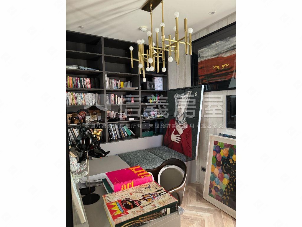 一層一戶碧湖苑豪邸房屋室內格局與周邊環境