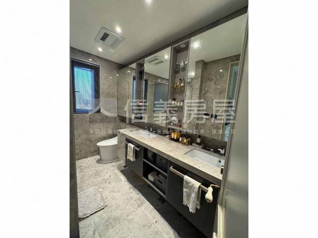 一層一戶碧湖苑豪邸房屋室內格局與周邊環境