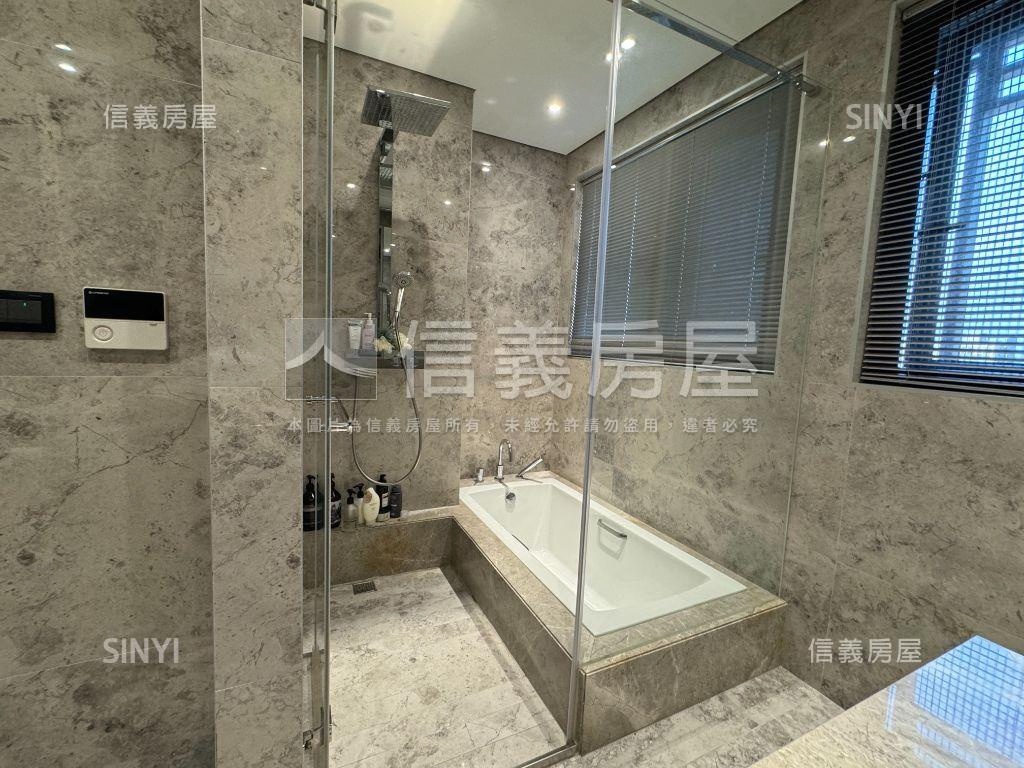 一層一戶碧湖苑豪邸房屋室內格局與周邊環境