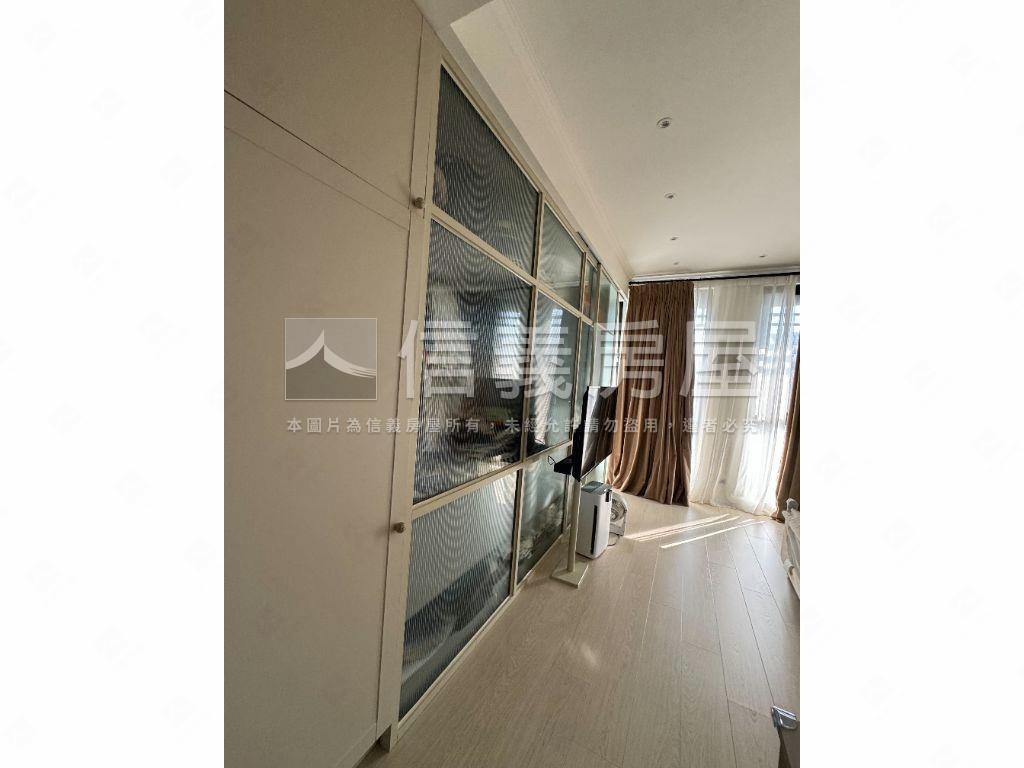 一層一戶碧湖苑豪邸房屋室內格局與周邊環境