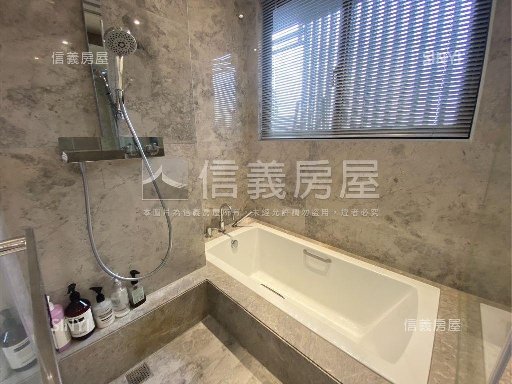 一層一戶碧湖苑豪邸房屋室內格局與周邊環境