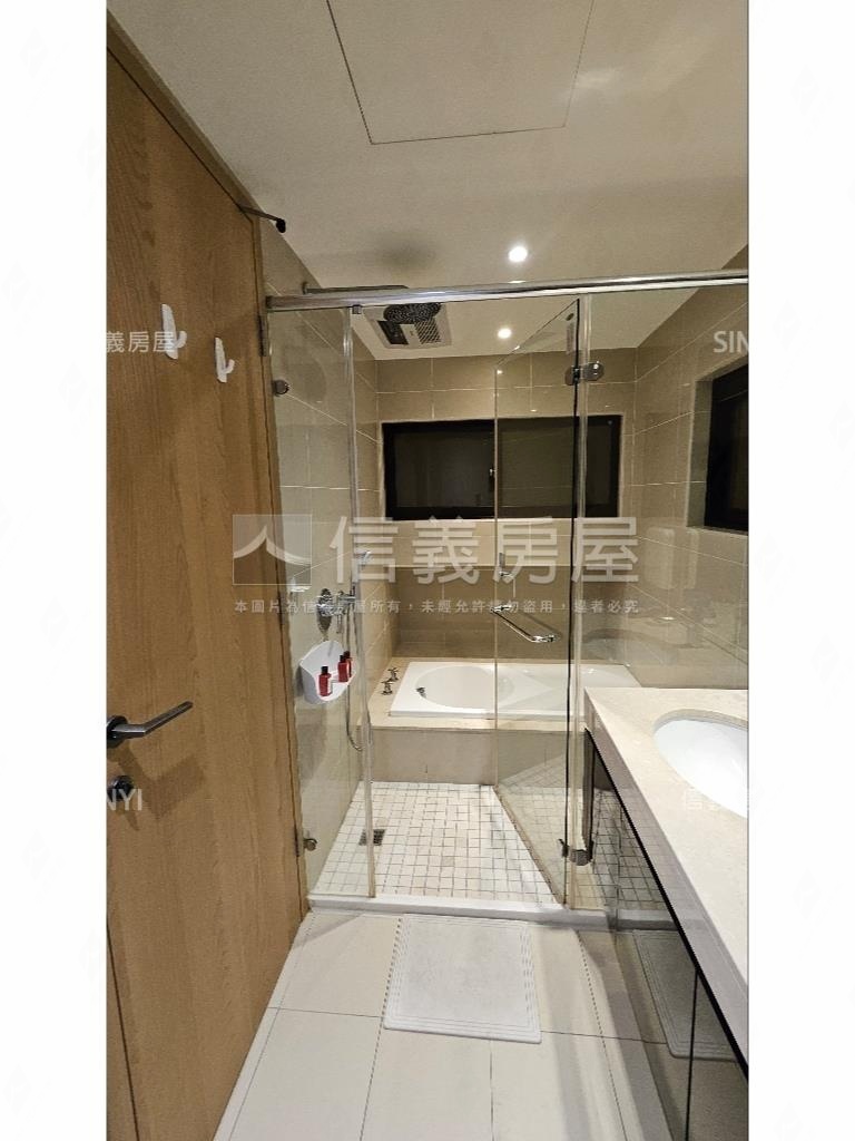 【可看屋】京硯頂樓層峰房屋室內格局與周邊環境