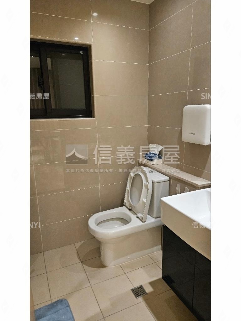 【可看屋】京硯頂樓層峰房屋室內格局與周邊環境