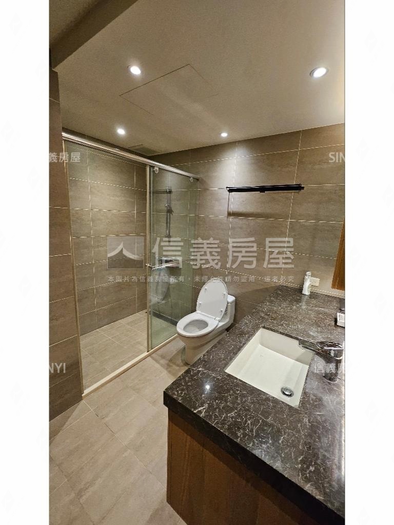 【可看屋】京硯頂樓層峰房屋室內格局與周邊環境