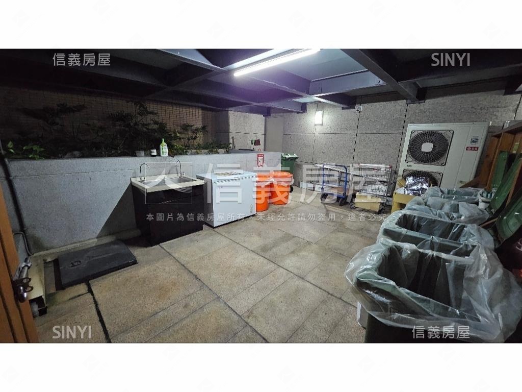 【可看屋】京硯頂樓層峰房屋室內格局與周邊環境