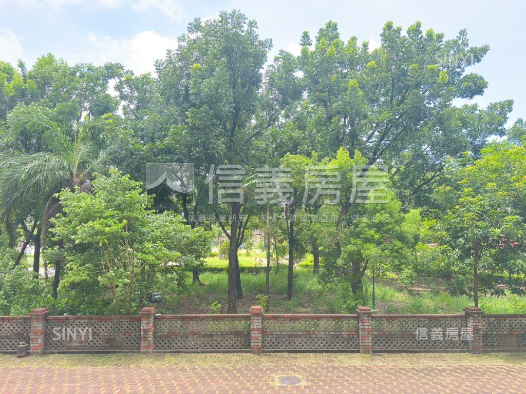 稀有景觀四房平車新市國宅房屋室內格局與周邊環境