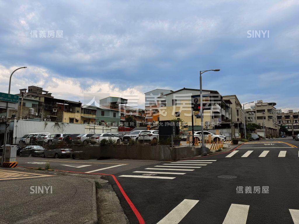 地點超讚透天店面快來看！房屋室內格局與周邊環境