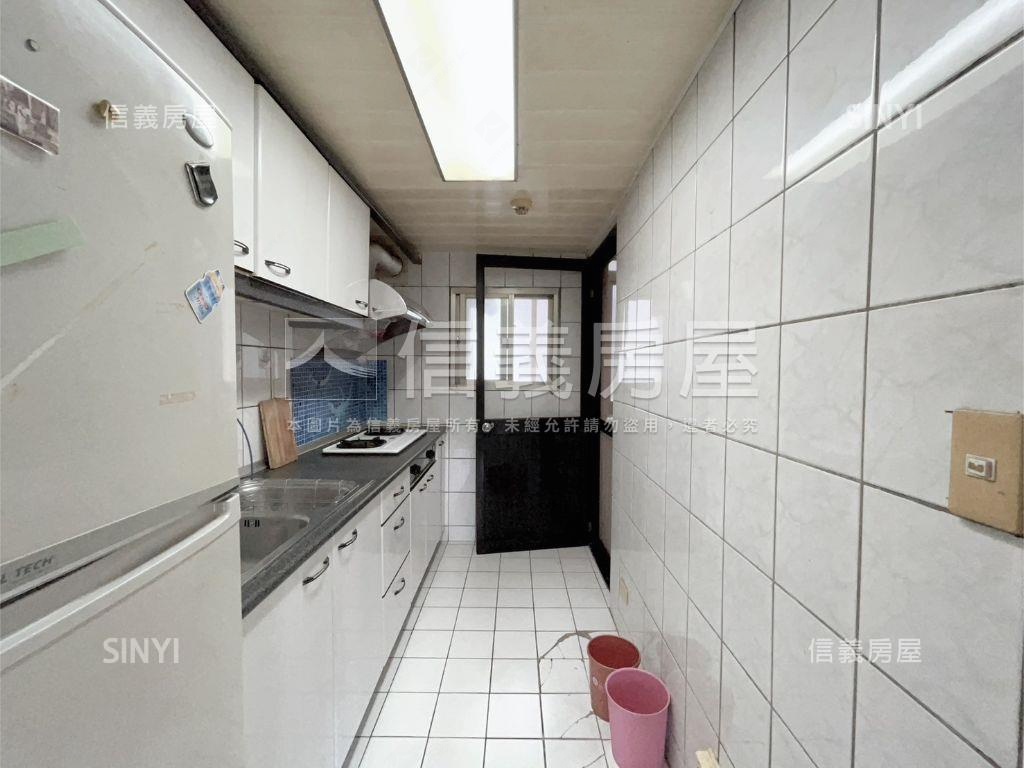 金點兩房雙衛大空間房屋室內格局與周邊環境