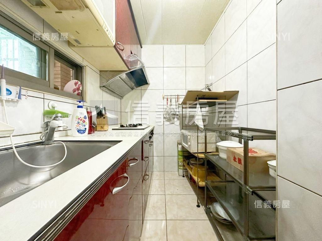 景平捷運一層一戶電梯三房房屋室內格局與周邊環境