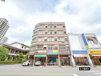 校園環繞．明亮透店