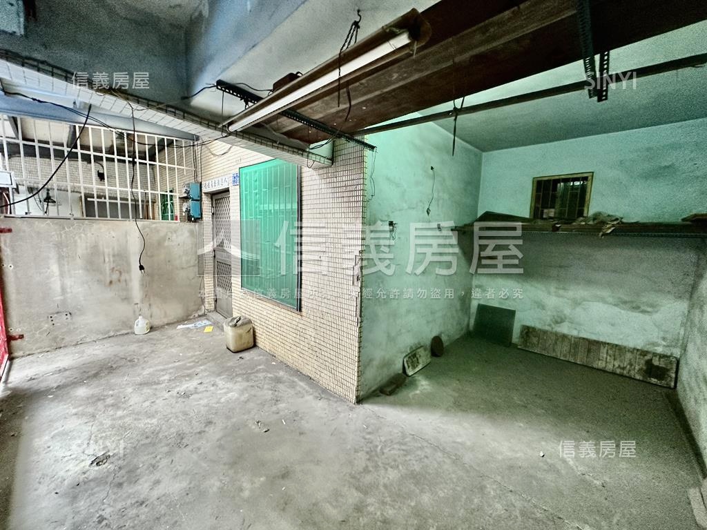 鳳翔前巷後路車庫透天房屋室內格局與周邊環境