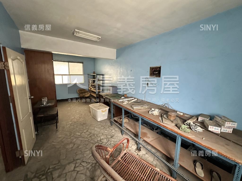 鳳翔前巷後路車庫透天房屋室內格局與周邊環境