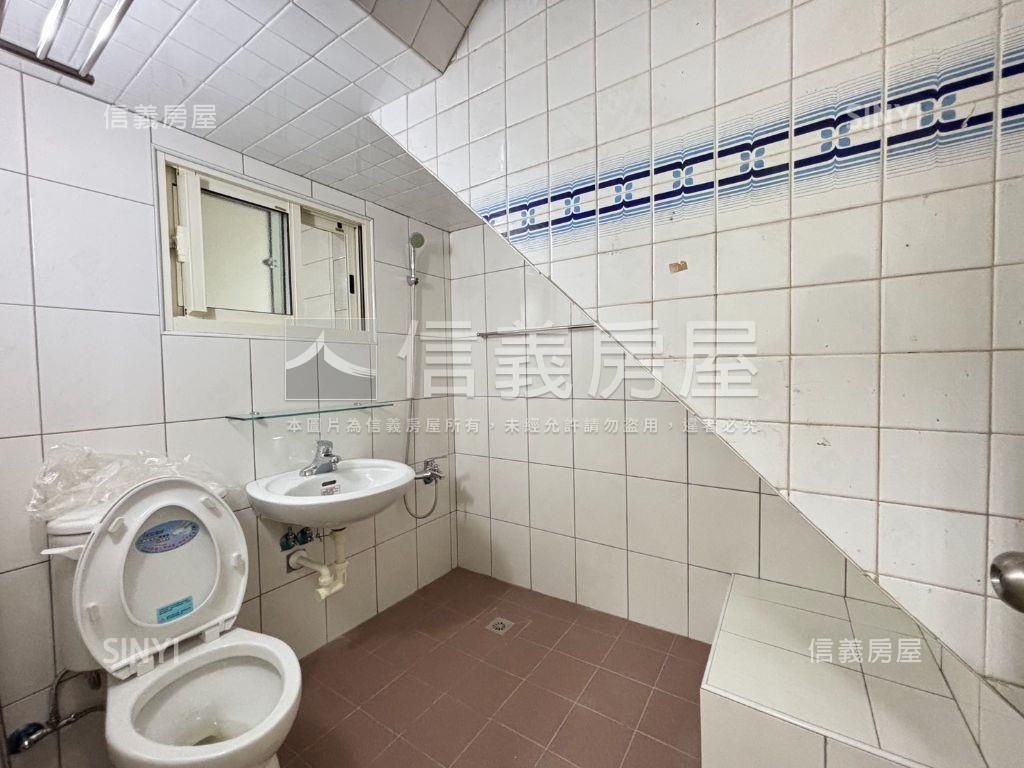 海佃大地坪整新透天房屋室內格局與周邊環境