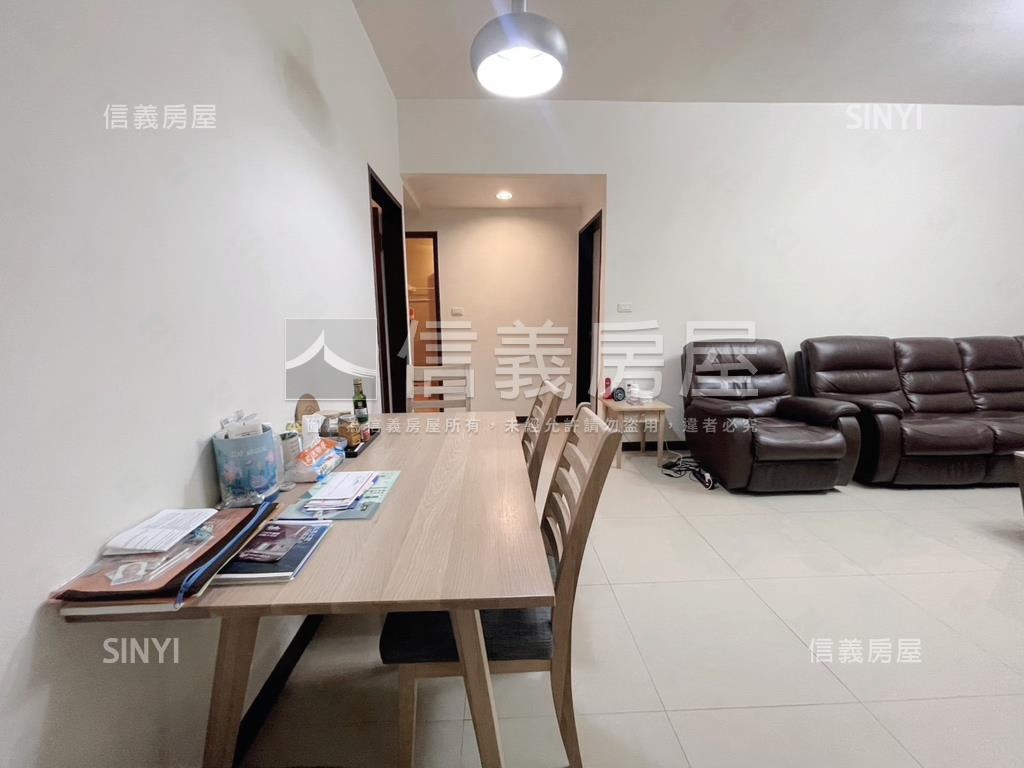 世紀皇家溫馨大三房房屋室內格局與周邊環境