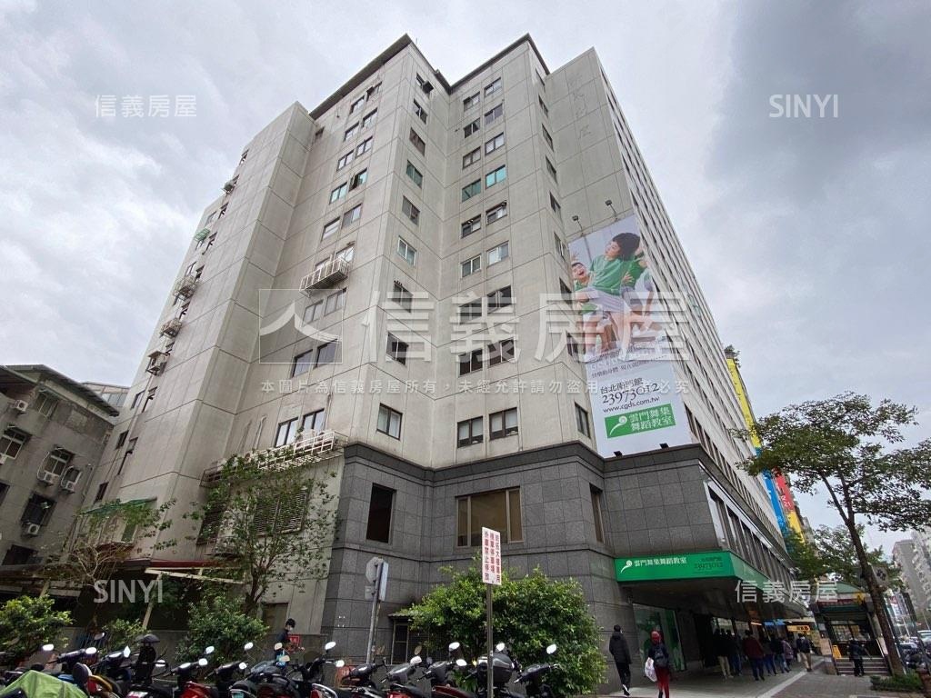 捷運中正紀念堂面寬金角店房屋室內格局與周邊環境
