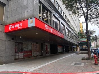 捷運中正紀念堂面寬金角店
