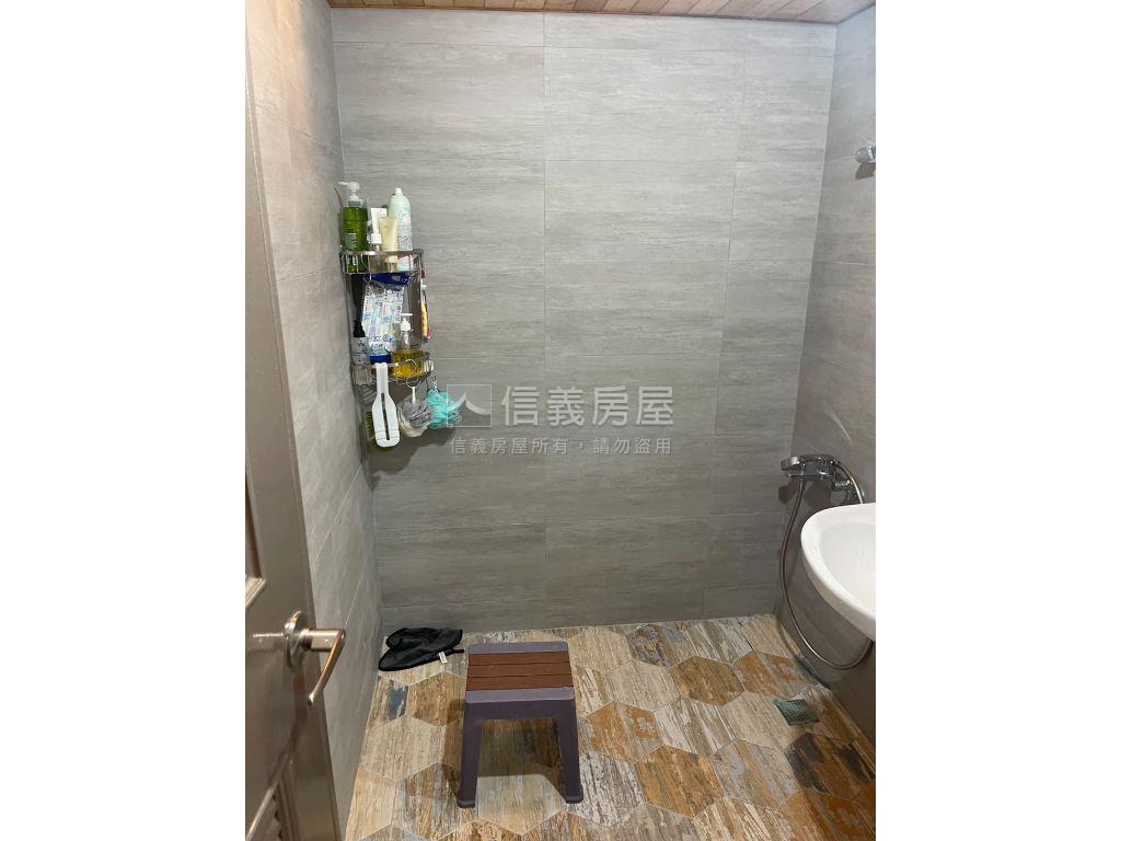 北屯鉅育新年度裝潢附車位房屋室內格局與周邊環境