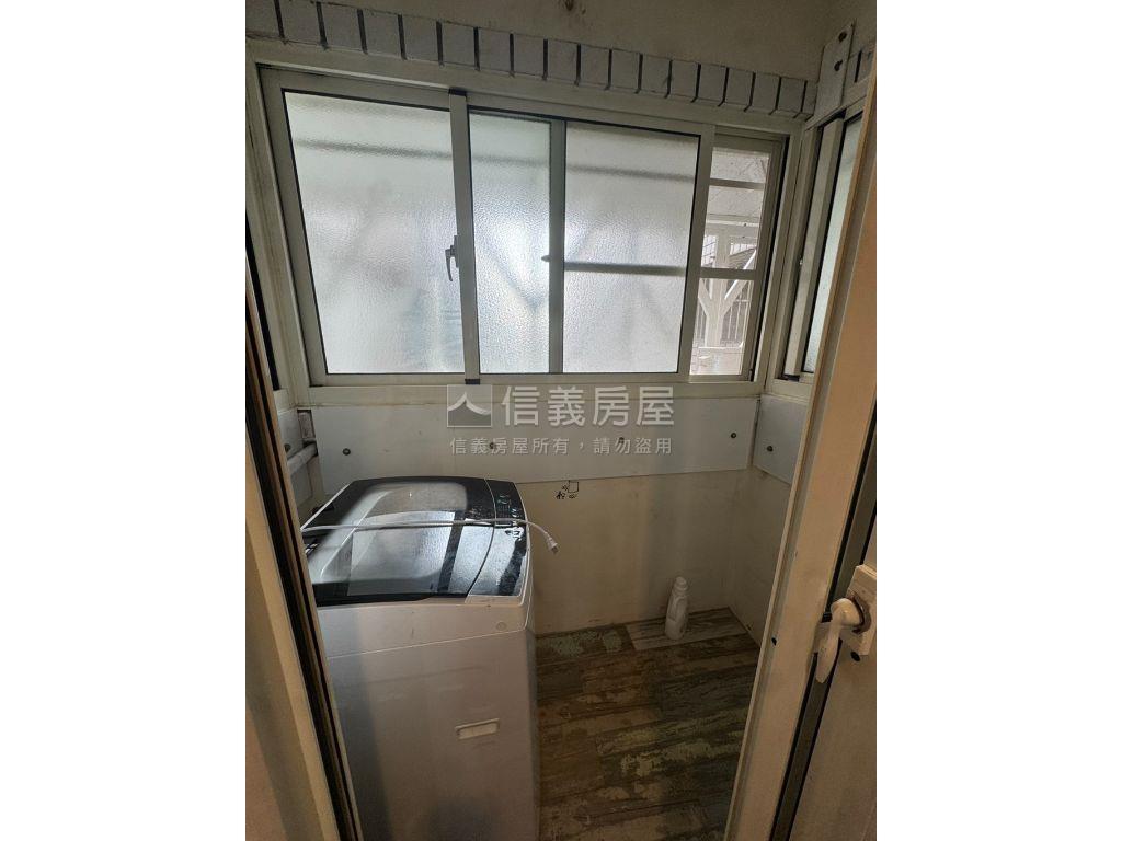 北屯鉅育新年度裝潢附車位房屋室內格局與周邊環境