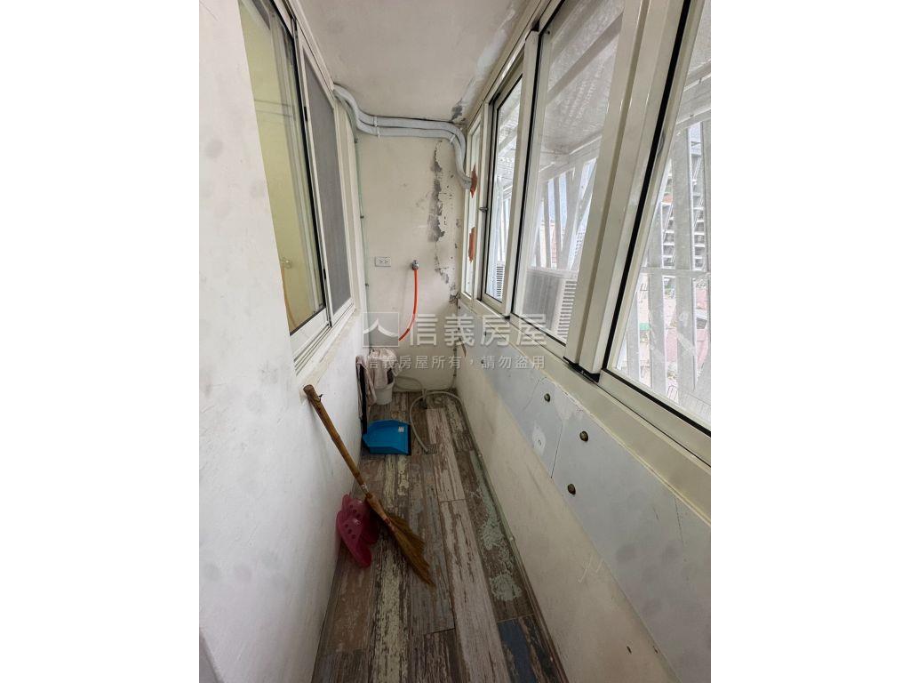 北屯鉅育新年度裝潢附車位房屋室內格局與周邊環境