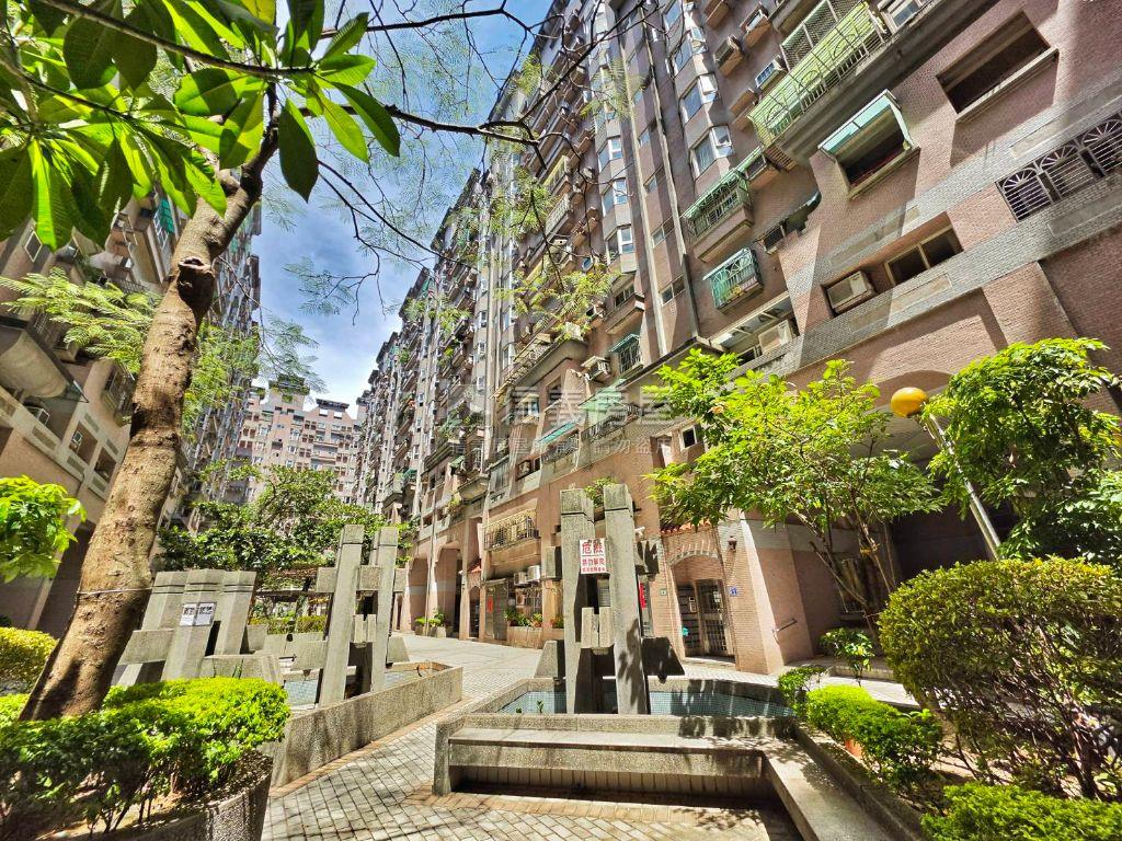 桃園甲桂林三房．衛浴開窗房屋室內格局與周邊環境