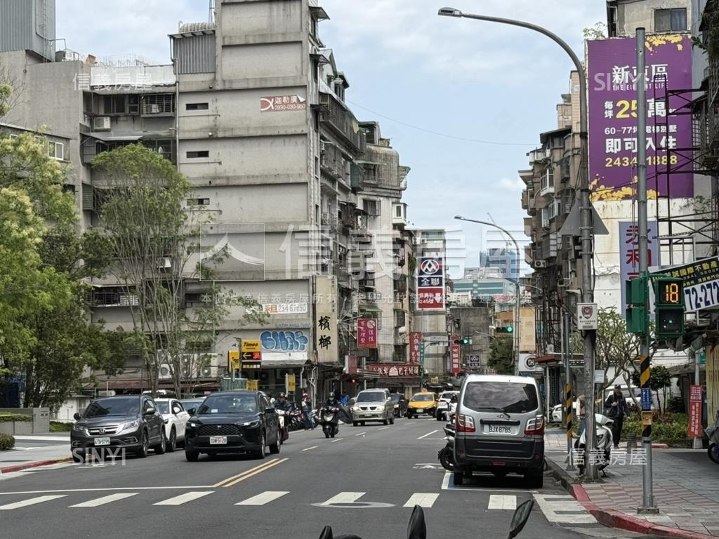 信安人潮店面房屋室內格局與周邊環境