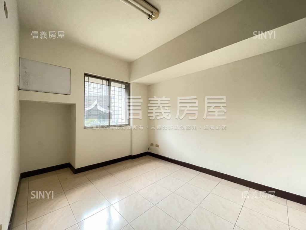 大林國宅美三房平面車位房屋室內格局與周邊環境