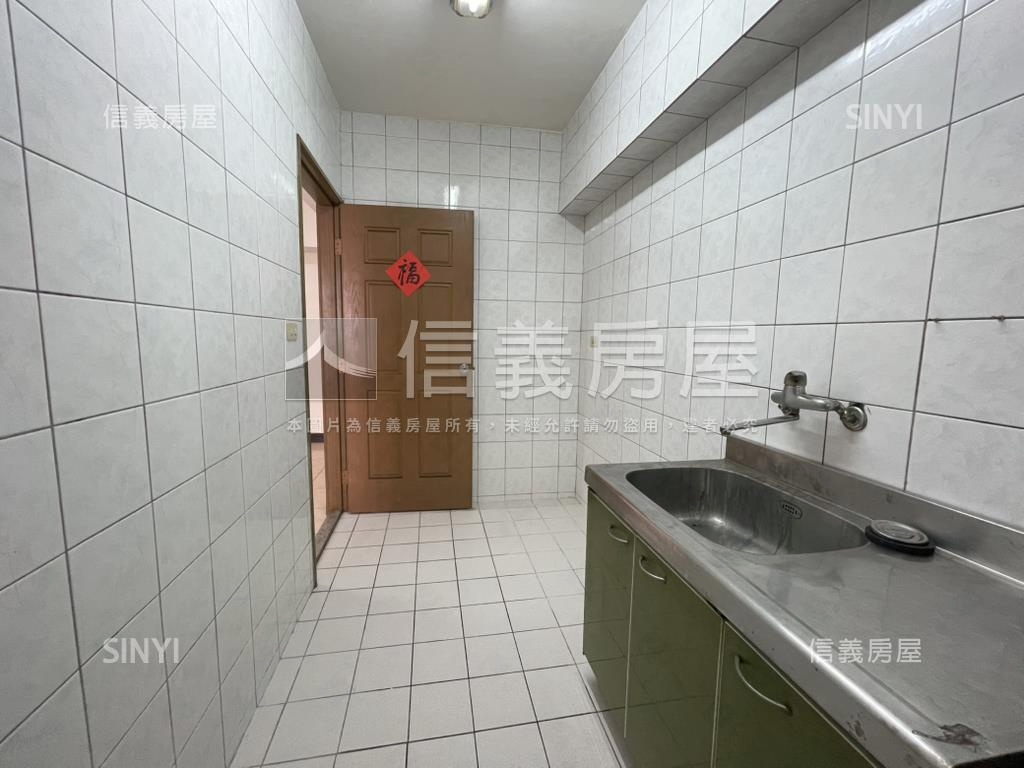 大林國宅美三房平面車位房屋室內格局與周邊環境