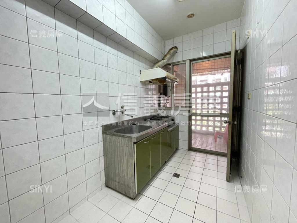 大林國宅美三房平面車位房屋室內格局與周邊環境