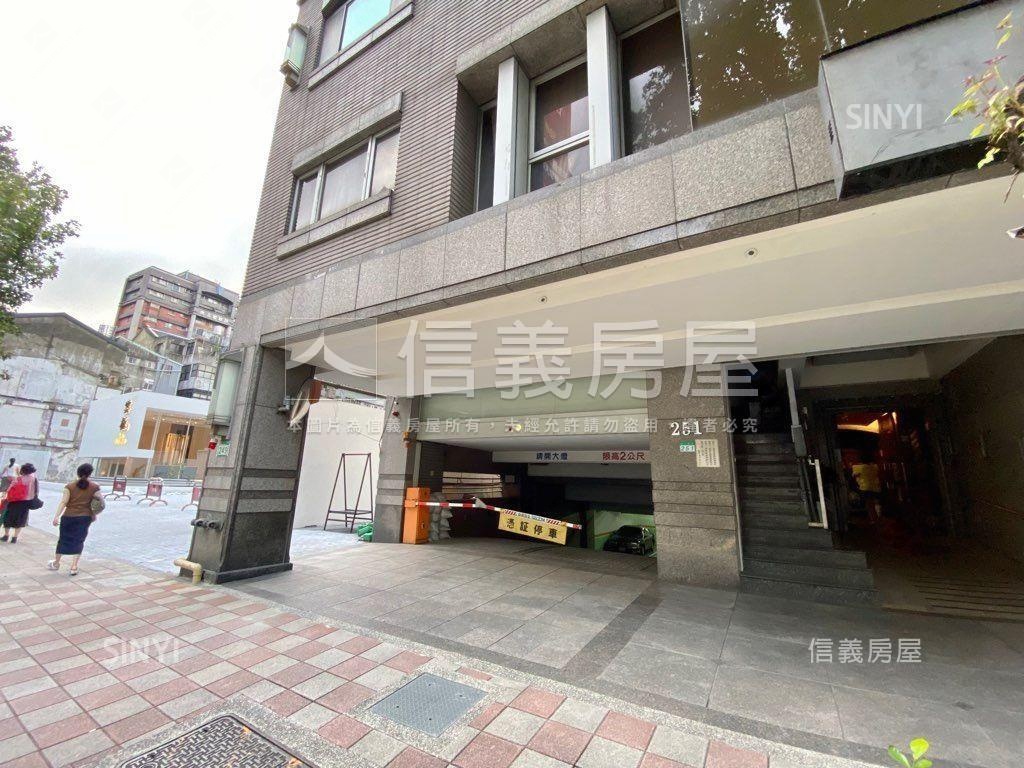 寧夏夜市旁車位房屋室內格局與周邊環境