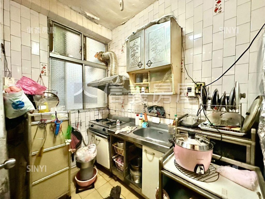 ㊝專任東園透天方便停車㊝房屋室內格局與周邊環境