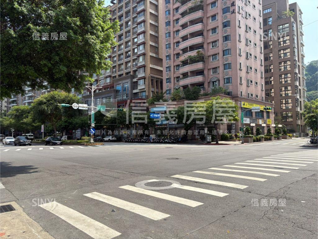 圓山帝寶Ａ５兩房房屋室內格局與周邊環境