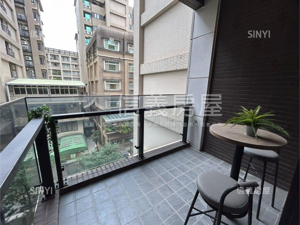 御中央四房邊間美屋房屋室內格局與周邊環境